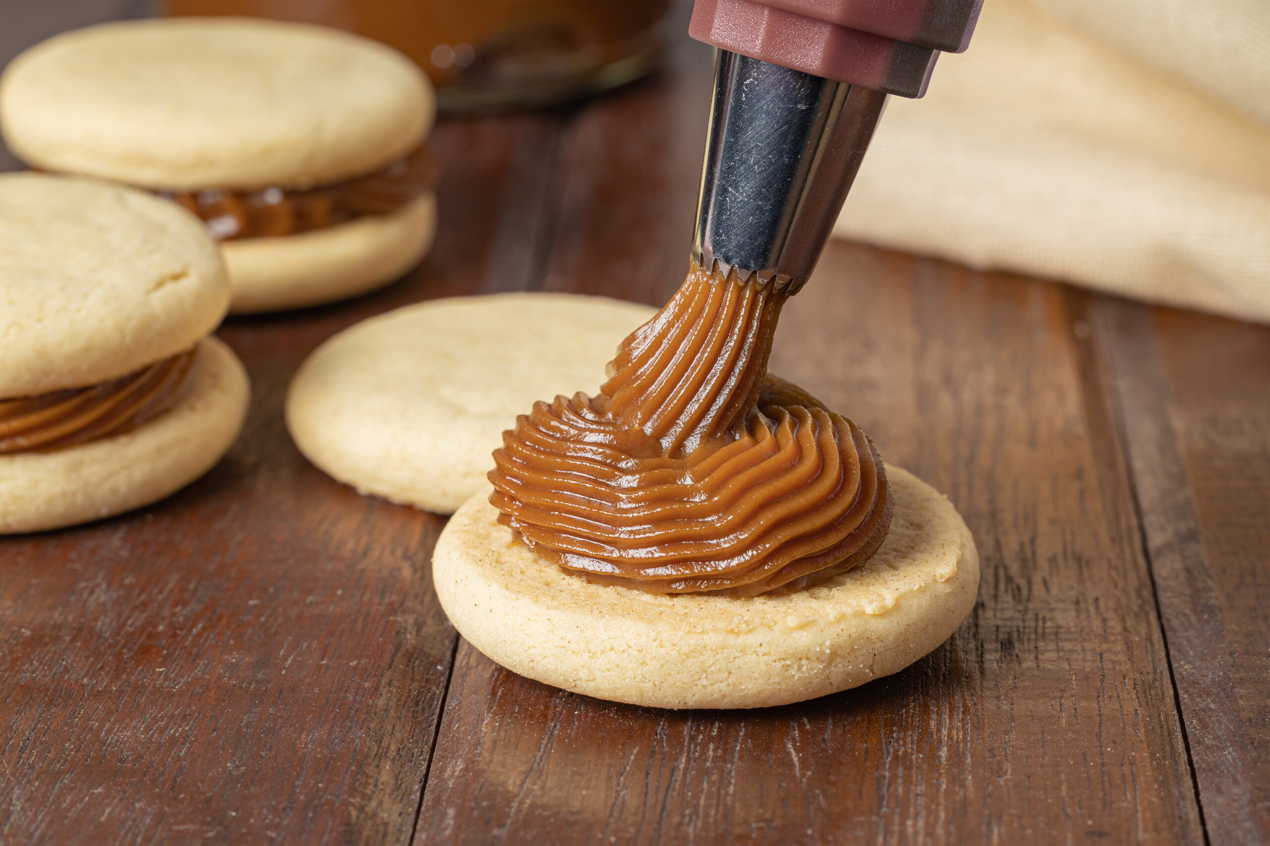 N'dulce dulce de leche being piped